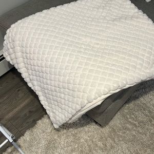 White Koolaburra by Ugg Faux Fur Throw Blanket
